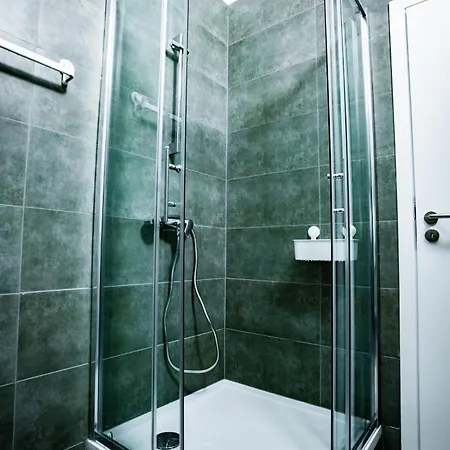 R1 Avec Salle De Bain Privee Liegi